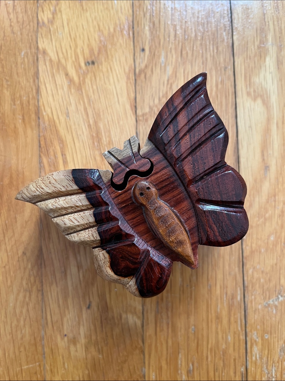 Butterfly Carved Wooden Puzzle Jewelry Box Small Treasure Keeper 4 Pieces - Picture 10 of 10